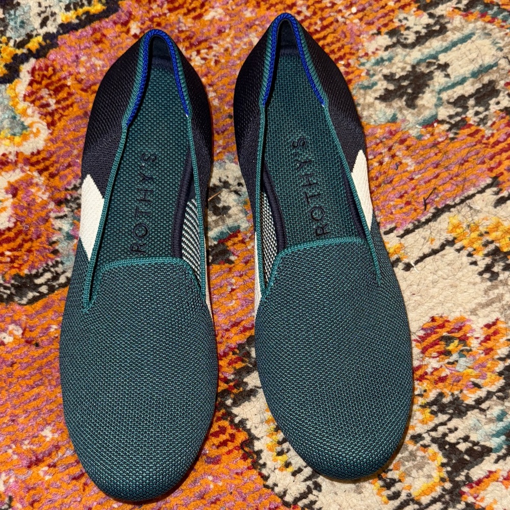 Rothy’s in spruce rare retired style size 8.5 - Picture 2 of 7